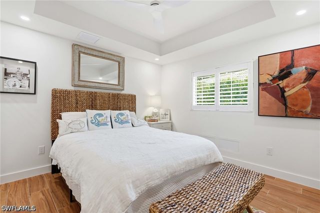 506 Pine Grove LN, Naples, FL 34103