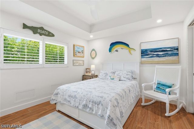 506 Pine Grove LN, Naples, FL 34103
