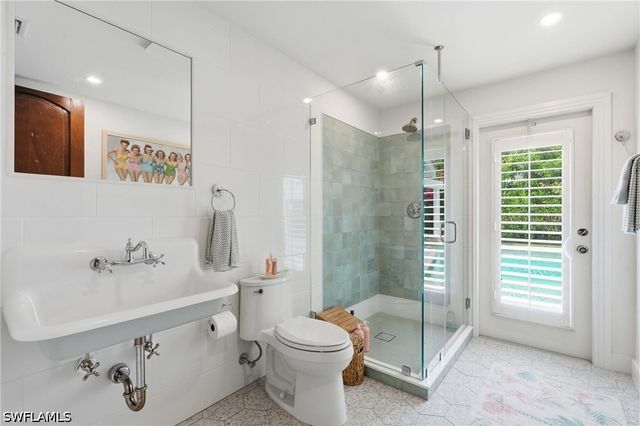 506 Pine Grove LN, Naples, FL 34103