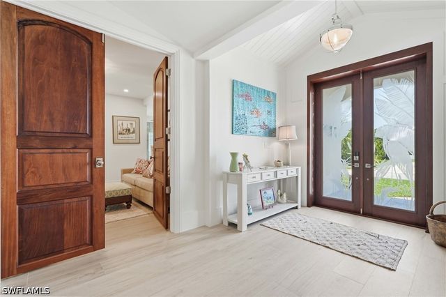 506 Pine Grove LN, Naples, FL 34103