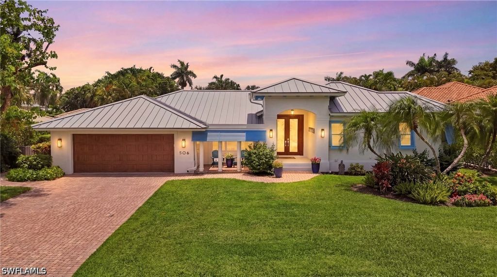 506 Pine Grove LN, Naples, FL 34103