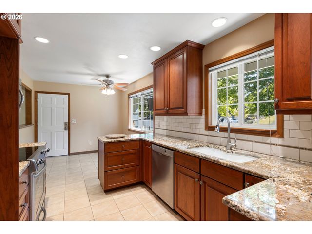 3804 Ne 41ST St, Vancouver, WA 98661