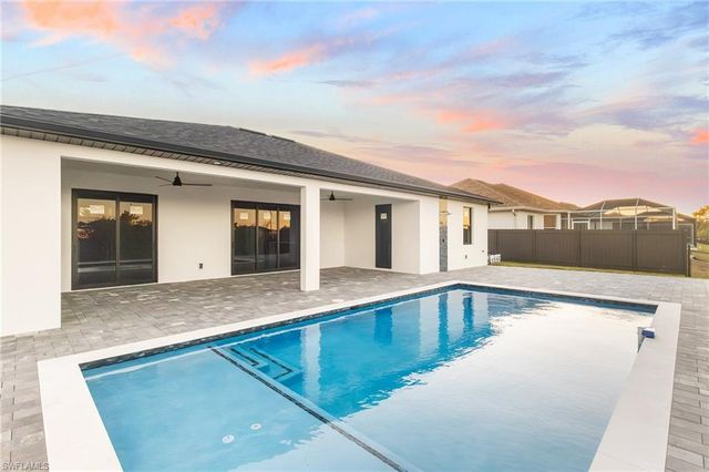 1105 SW 1st TER, Cape Coral, FL 33991