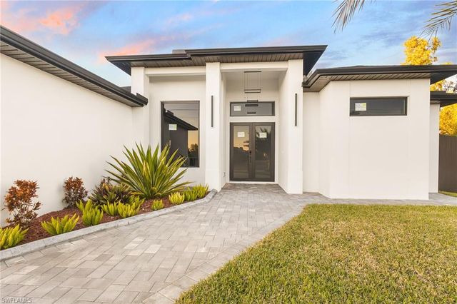 1105 SW 1st TER, Cape Coral, FL 33991