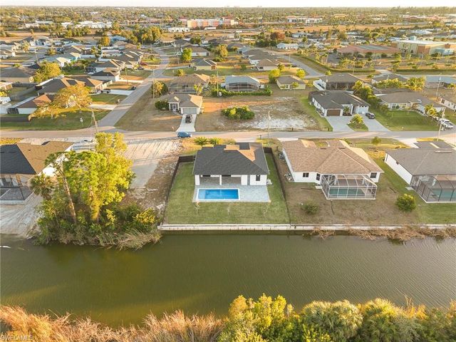 1105 SW 1st TER, Cape Coral, FL 33991