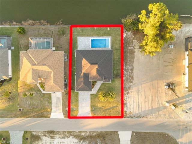 1105 SW 1st TER, Cape Coral, FL 33991