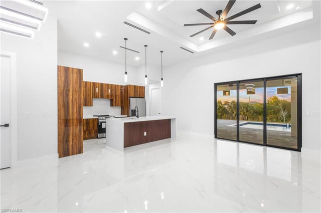 1105 SW 1st TER, Cape Coral, FL 33991