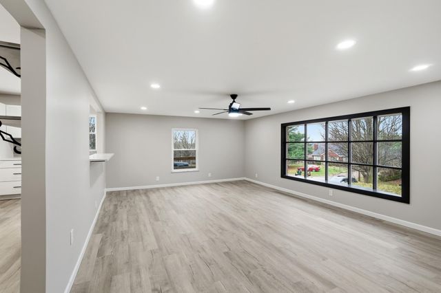 2121 Highwater Road, Villa Hills, KY 41017