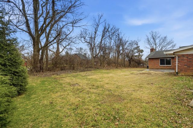 2121 Highwater Road, Villa Hills, KY 41017