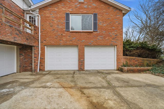 2121 Highwater Road, Villa Hills, KY 41017