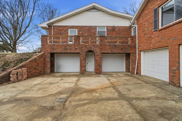 2121 Highwater Road, Villa Hills, KY 41017