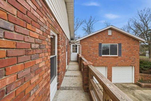 2121 Highwater Road, Villa Hills, KY 41017