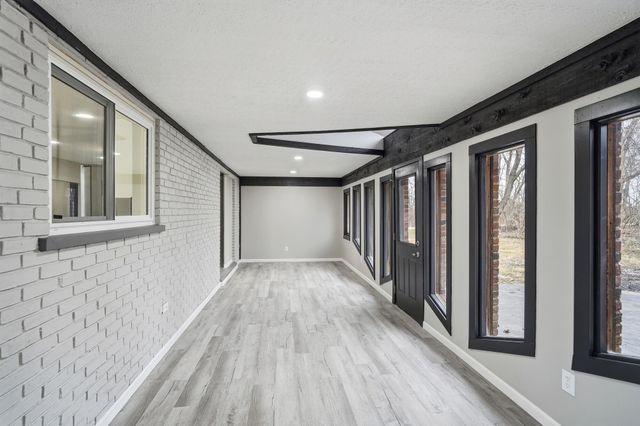 2121 Highwater Road, Villa Hills, KY 41017