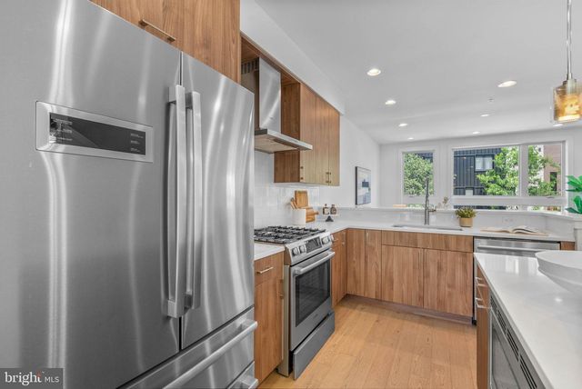 642 N 5TH ST, Philadelphia, PA 19123