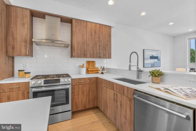 642 N 5TH ST, Philadelphia, PA 19123