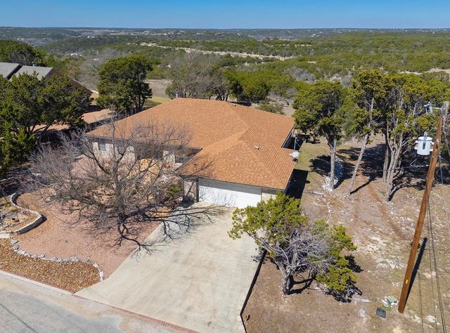 123 Sam Houston Dr, Kerrville, TX 78028