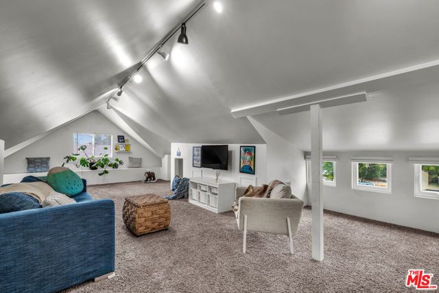 118 S Lamer Street, Burbank, CA 91506