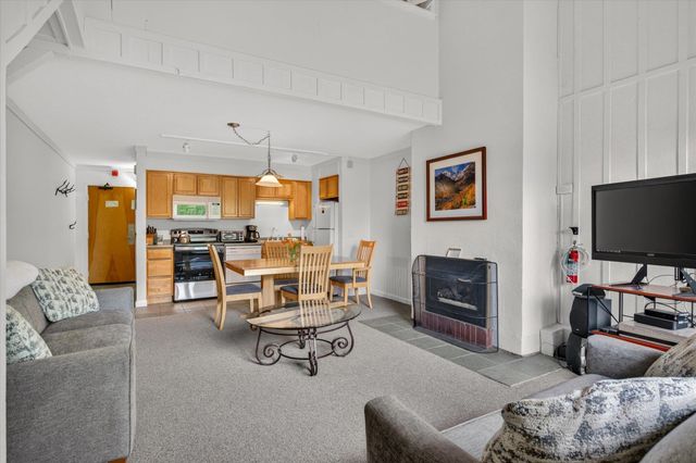 695 E Mountain Rd Unit E-7, Killington, VT 05751