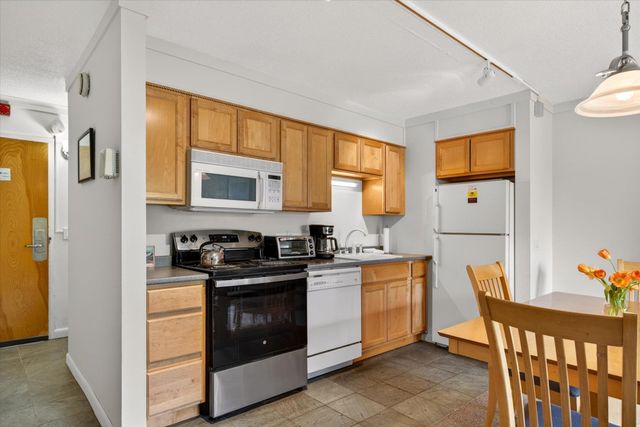 695 E Mountain Rd Unit E-7, Killington, VT 05751