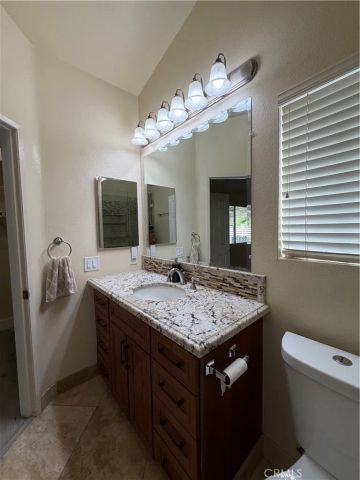 25420 Sheffield Ln, Saugus, CA 91350