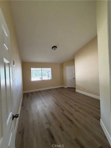 25420 Sheffield Ln, Saugus, CA 91350