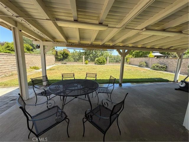 25420 Sheffield Ln, Saugus, CA 91350