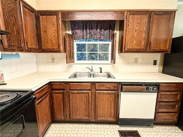 615 Corona Street, Winston-salem, NC 27103