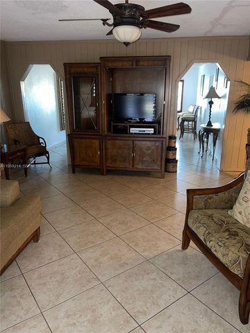 6510 Park Street, Hollywood, FL 33024