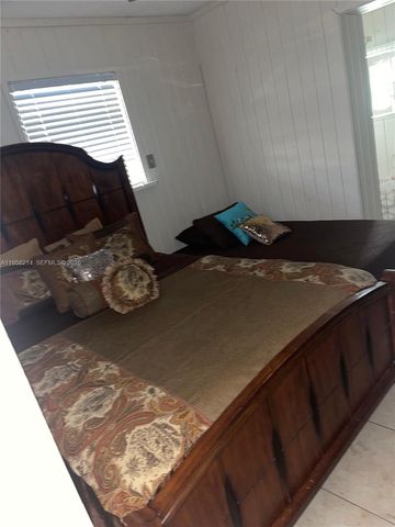 6510 Park Street, Hollywood, FL 33024