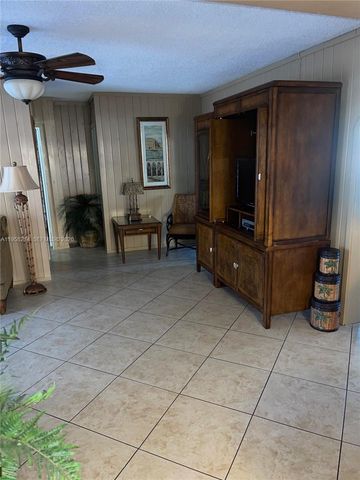 6510 Park Street, Hollywood, FL 33024