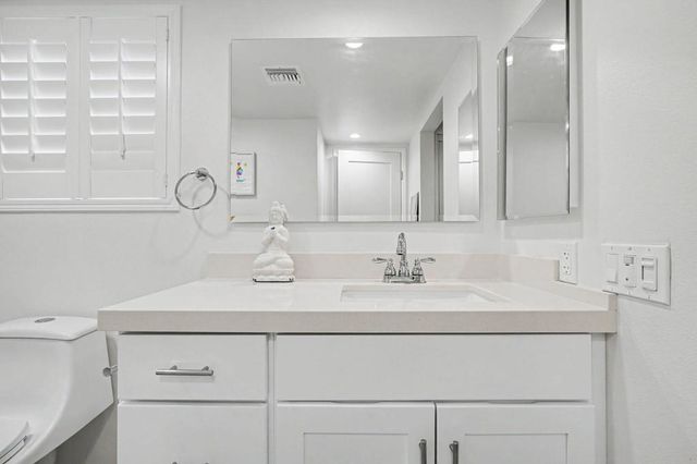 1725 N Via Miraleste 2121, Palm Springs, CA 92262