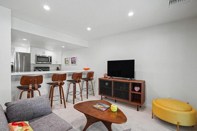 1725 N Via Miraleste 2121, Palm Springs, CA 92262