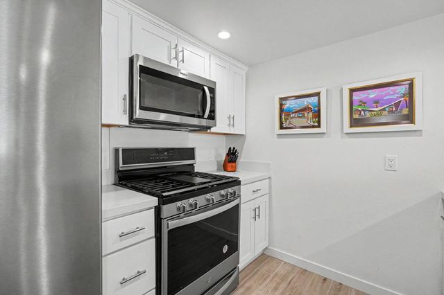 1725 N Via Miraleste 2121, Palm Springs, CA 92262
