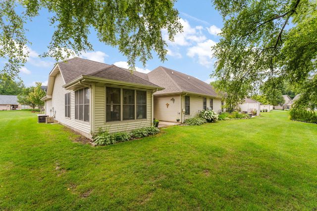 1138 Cherrywood Lane, Schererville, IN 46375