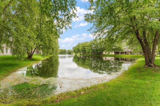 1138 Cherrywood Lane, Schererville, IN 46375