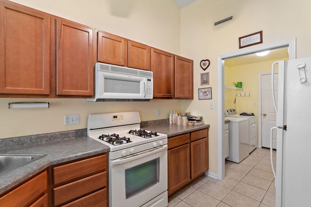 1138 Cherrywood Lane, Schererville, IN 46375