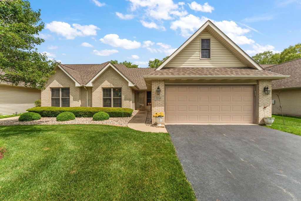1138 Cherrywood Lane, Schererville, IN 46375