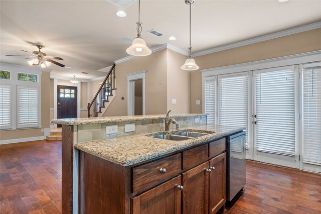 1906 Malone Cliff View, Dallas, TX 75208
