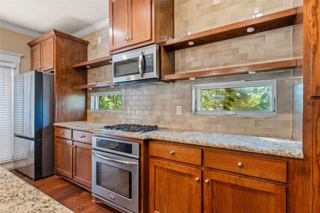 1906 Malone Cliff View, Dallas, TX 75208