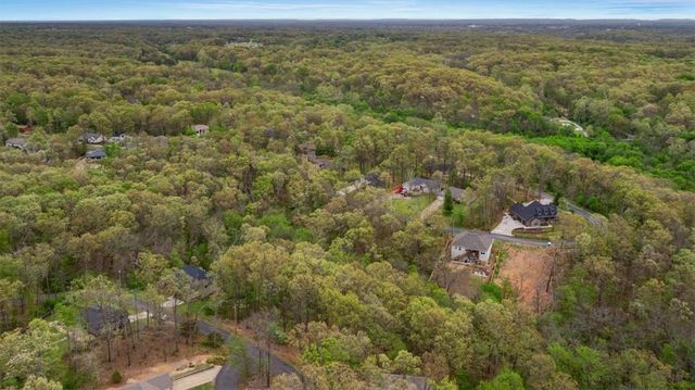 86 Rillington Drive, Bella Vista, AR 72714