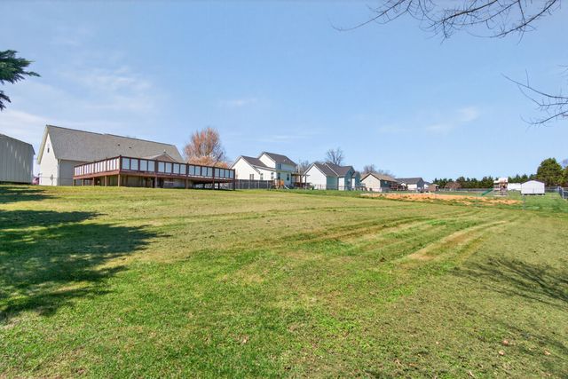 3432 WJ Robinson Rd, Cookeville, TN 38506