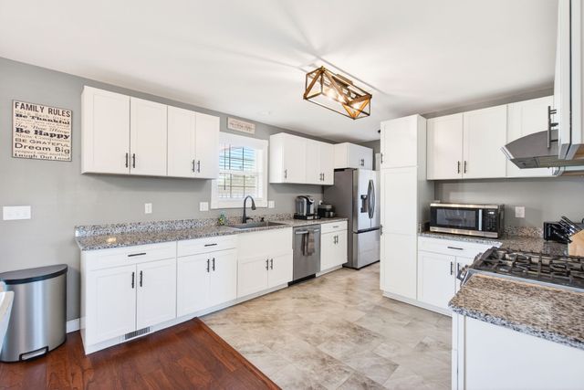 3432 WJ Robinson Rd, Cookeville, TN 38506