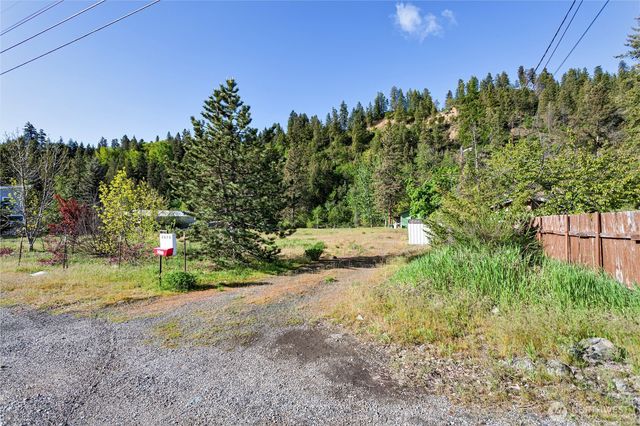 8829 Josephine Avenue, Dryden, WA 98821