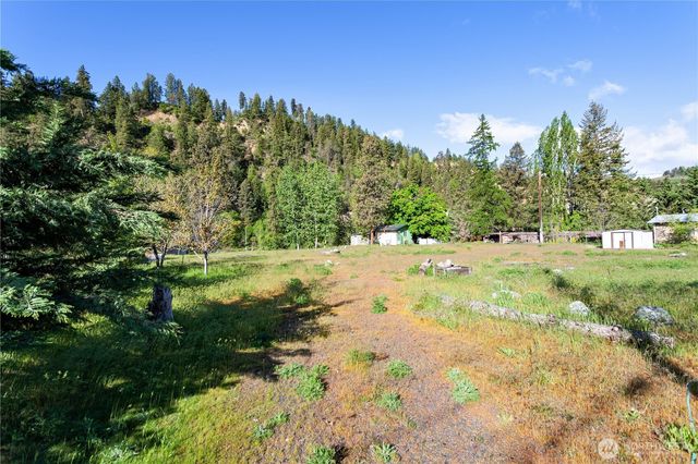 8829 Josephine Avenue, Dryden, WA 98821