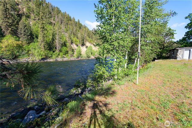 8829 Josephine Avenue, Dryden, WA 98821