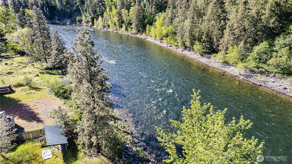 8829 Josephine Avenue, Dryden, WA 98821