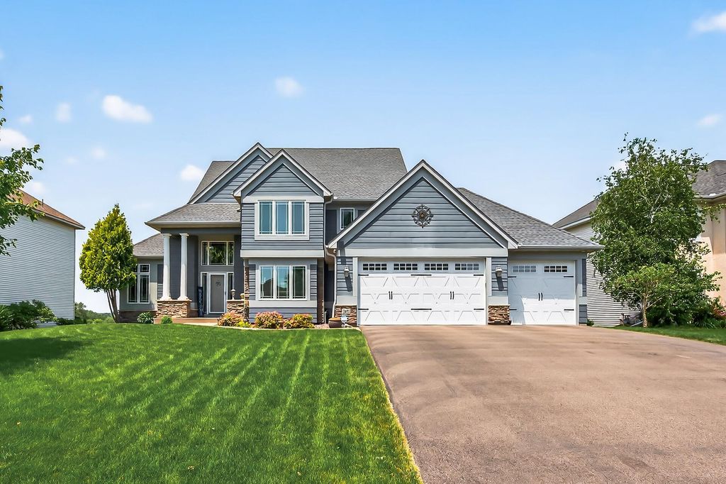 2692 Eagle Valley Drive, Woodbury, MN 55129