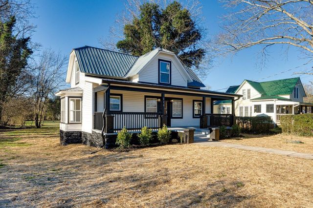 213 Southern College Street, Graysville, TN 37338