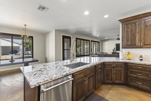 8416 W Sands Court W, Peoria, AZ 85383
