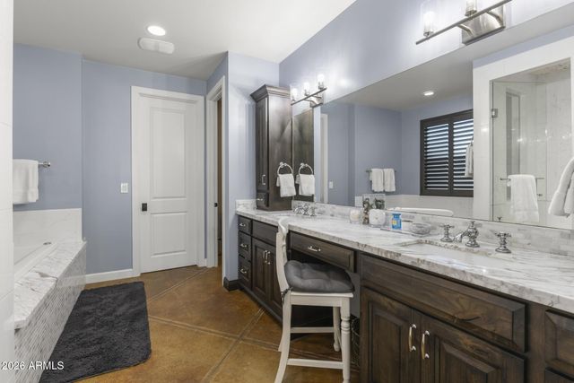 8416 W Sands Court W, Peoria, AZ 85383